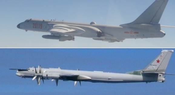 중국 군용기(H-6 폭격기) - 러시아 군용기(TU-95 폭격기) (사진출처=연합뉴스)