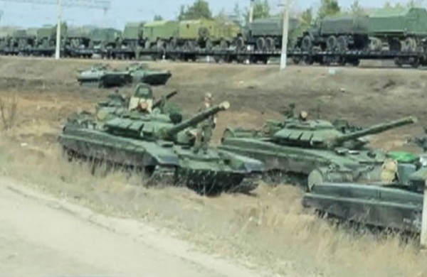 러시아 보로네즈 지역 마슬로브카에서 러시아 탱크가 발견됐다.(사진출쳐=로이터 통신/데일리 미러)