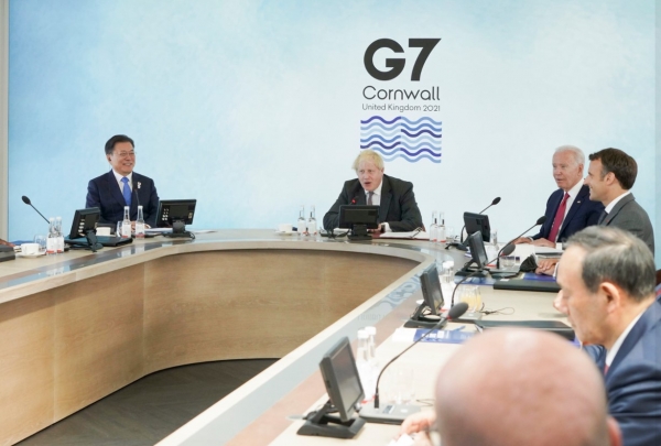 영국 콘월 G7 정상회담에 참석하고 있는 문재인 대통령은 13일(현지 시각) 탄소중립을 위한 그린뉴딜, 디지털뉴딜 등에 대해 각국 정상들에게 소개했다. (사진출처=청와대)