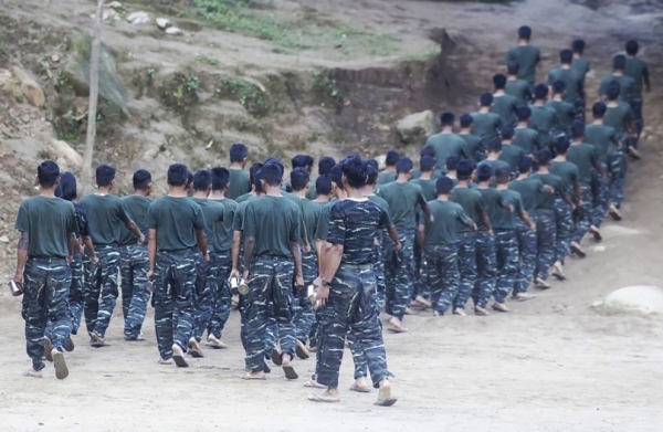 미얀마 민주진영 인민방위군(PDF)이 훈련을 받고 있다. (사진출처=미얀마 나우)