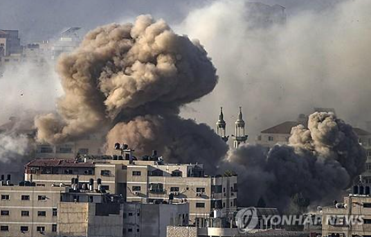 이스라엘군 공습받는 가자지구 탈 알하와 지역 (사진=EPA / 연합뉴스)